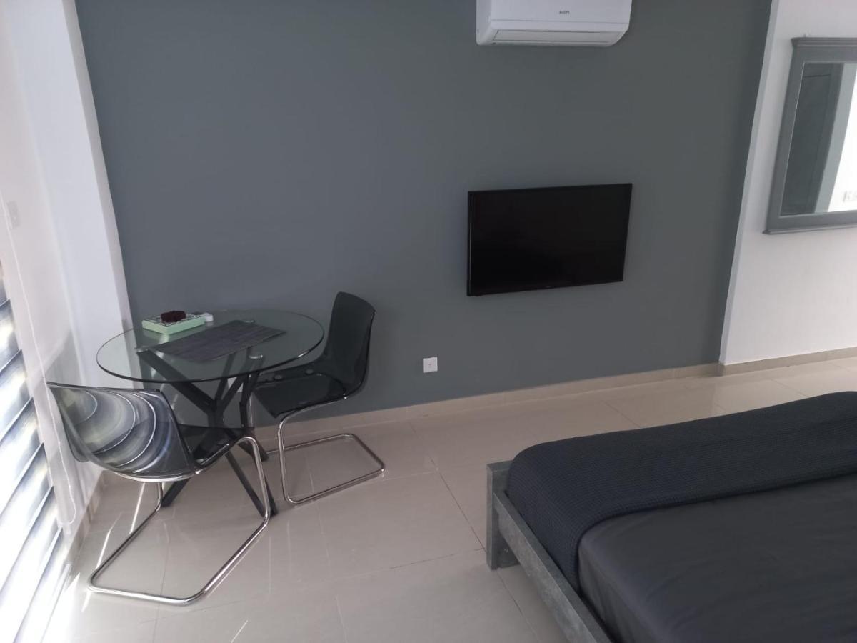 Modern Studio Apartment Armonia Court Paralimni Exterior photo